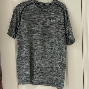 Nike Men’s XL Dri-fit knit running Tee